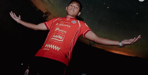 Fajar Fathurrahman resmi diperkenalkan sebagai Pemain Baru Persija Jakarta. Foto: Instagram Persija Jakarta - compleatthought.com