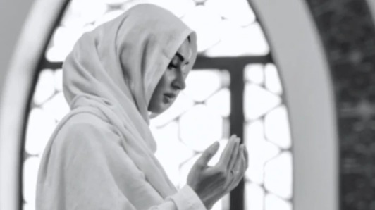 Ilustrasi Seseorang Yang Sedang Berdoa. Foto: pinterest - compleatthought.com