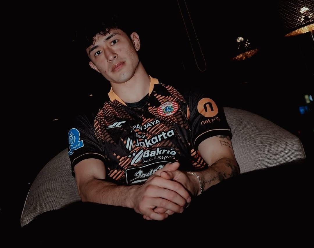 Cyrus Margono Resmi Menjadi Kiper Baru Persija Jakarta Pada Putaran Kedua BRI Super League musim ini. Foto: Instagram Persija - compleatthought.com