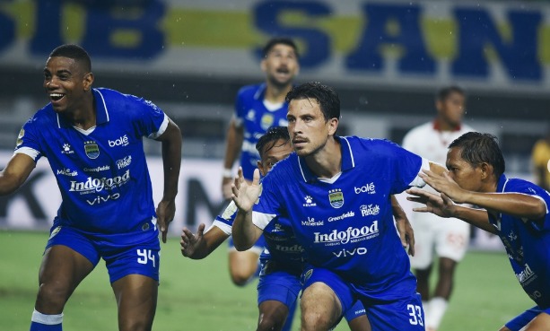 Prediksi Starting Line-up Persib Bandung untuk laga melawan Ratchaburi di babak 16 besar ACL 2. Foto: Instagram Persib - compleatthought.com