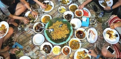 Tradisi Munggahan Yang Biasa Dilakukan Untuk Menyambut Bulan Suci Ramadhan. Foto: pasjabar - compleatthought.com